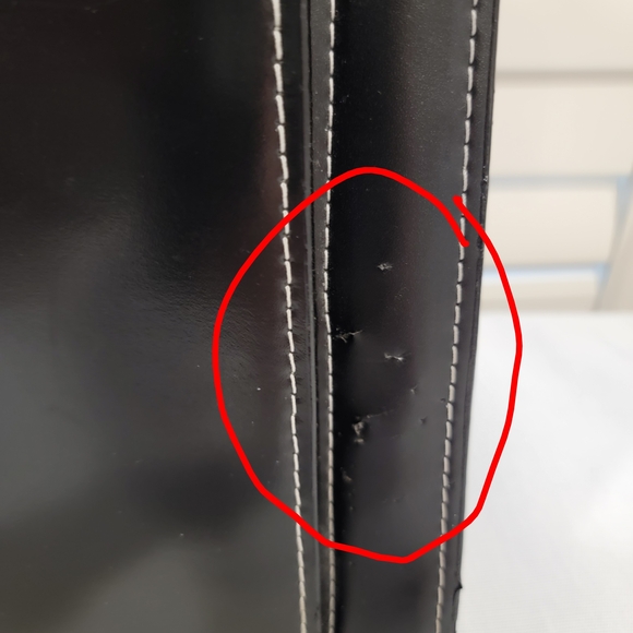 McKlein Sleek Black Leather Briefcase/Laptop Bag - Picture 11 of 11